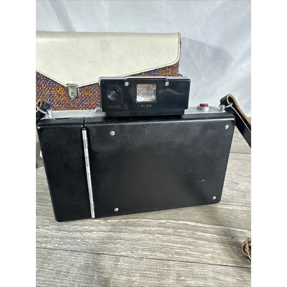 Vintage Polaroid Automatic 100 Land Camera With Case